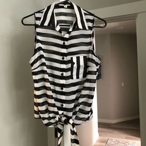 Women’s sleeveless blouse